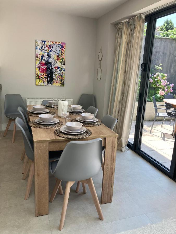 Beautiful 4 Double Bedroom House In Poole With Hot Tub, Near Sandbanks Buitenkant foto